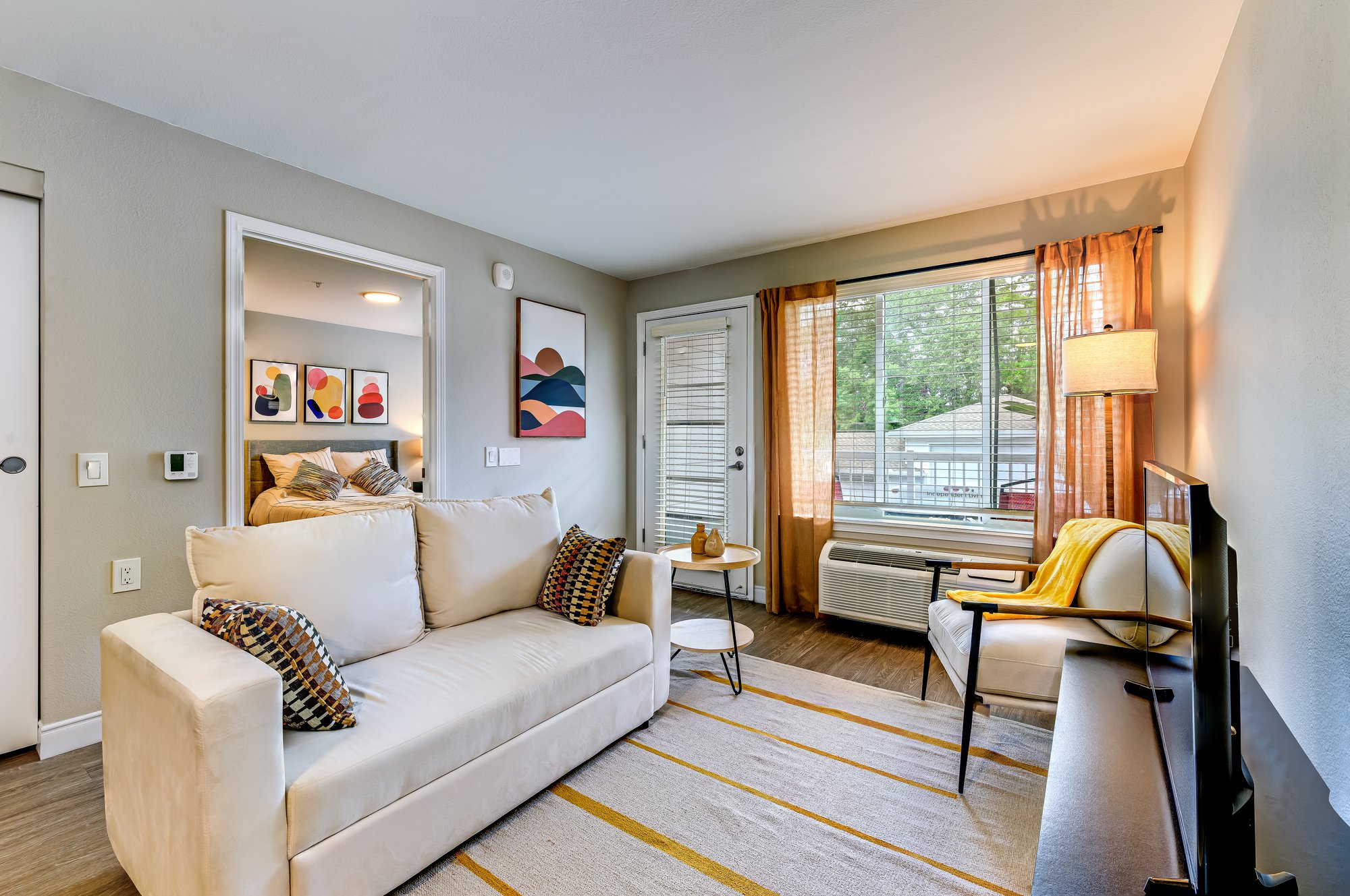 Living Room-Jun-01-2026-01-44-39-9726-PM